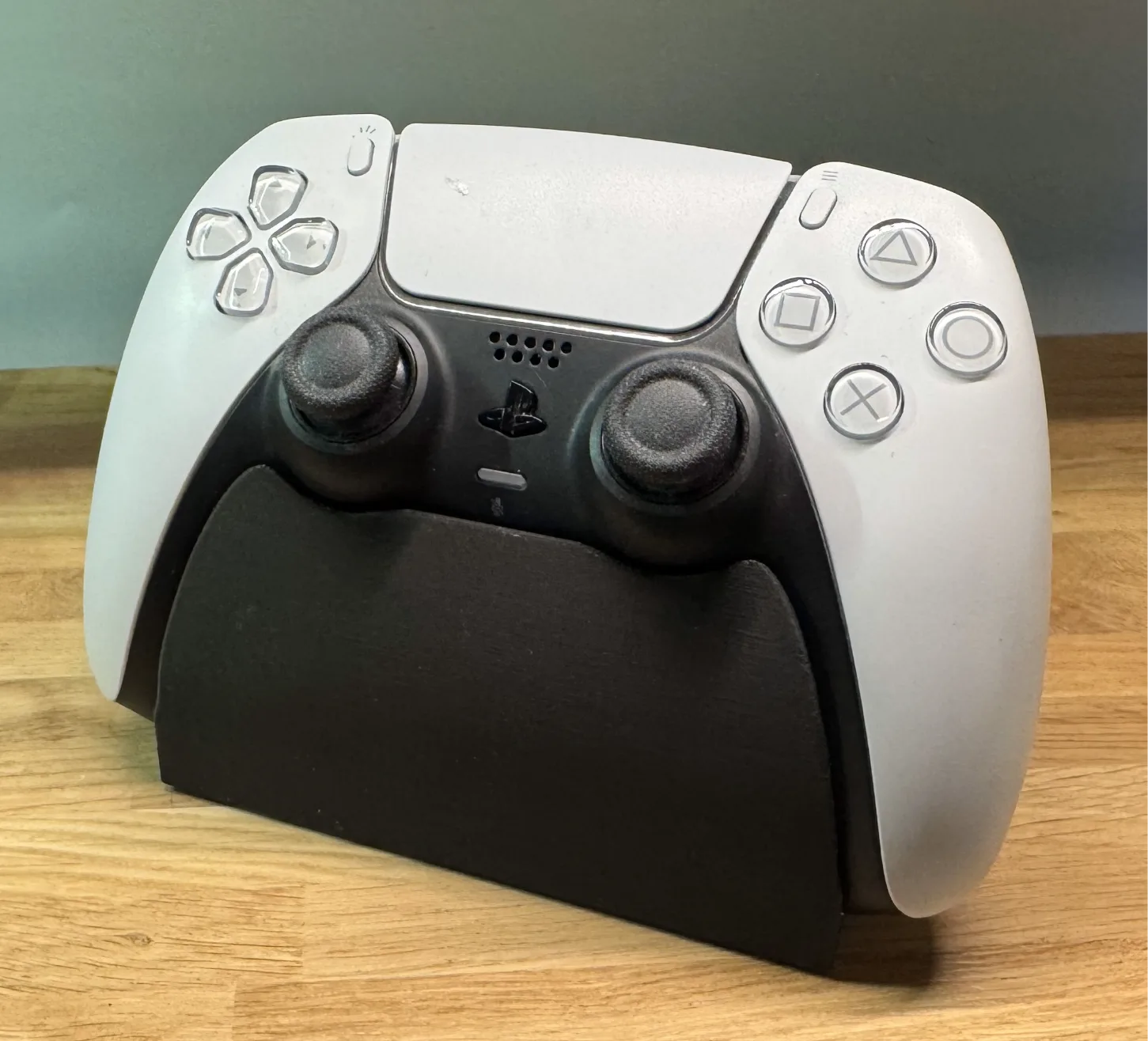 Cenikli PS5 DualSense Kumanda Standı | PlayStation 5 Kontrolcü Tutucu