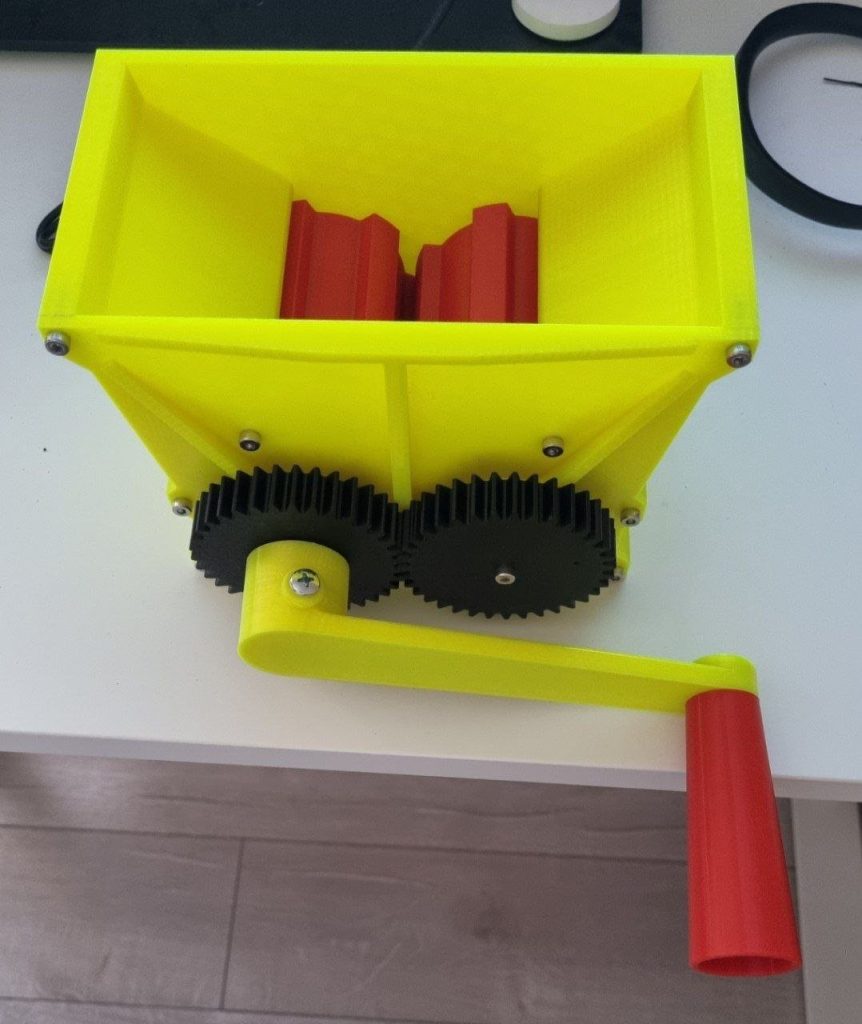 Cenikli Manuel Üzüm Ezme Aparatı